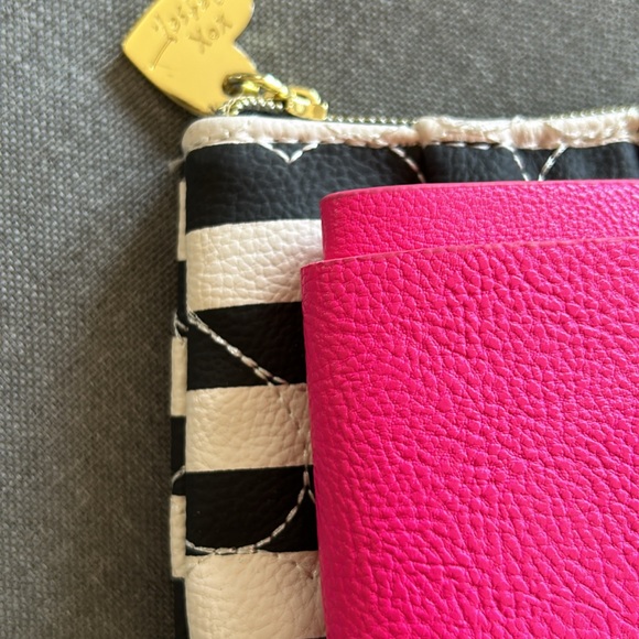 Betsey Johnson Bow Be Mine wristlet - Picture 4 of 6